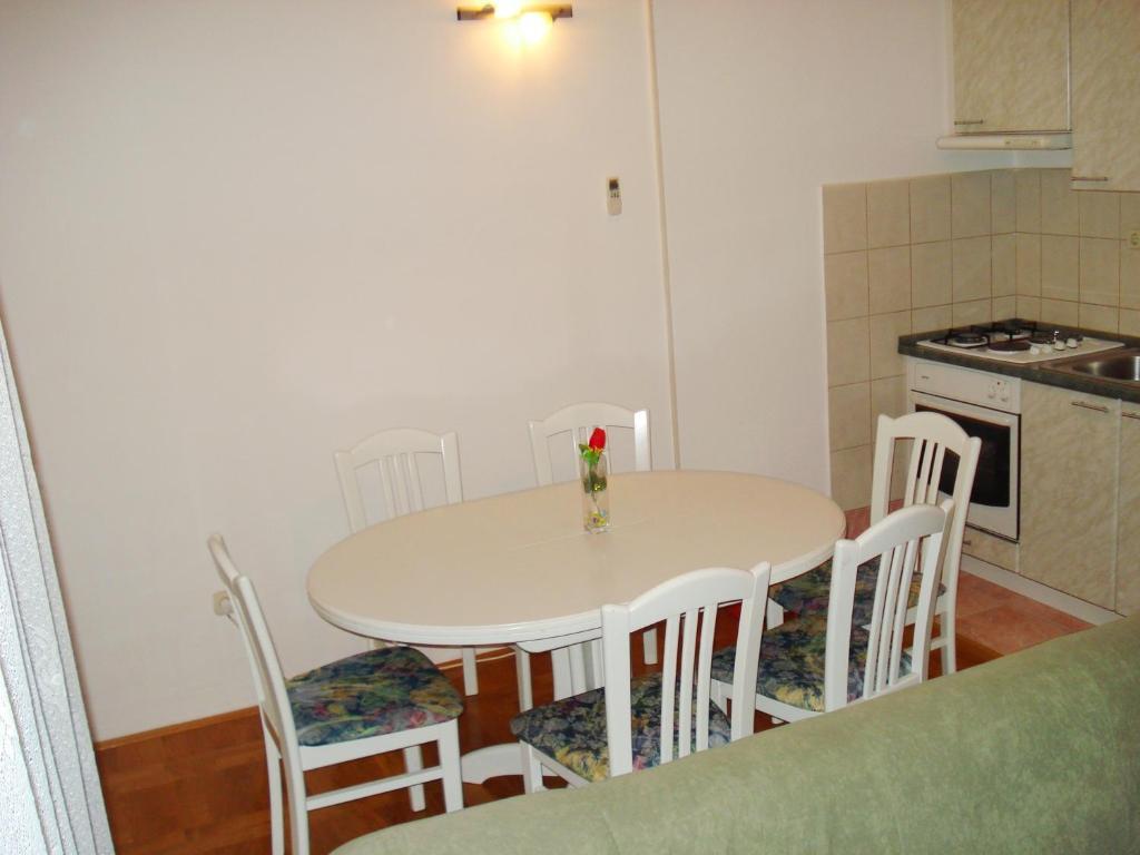Nikolas Apartment